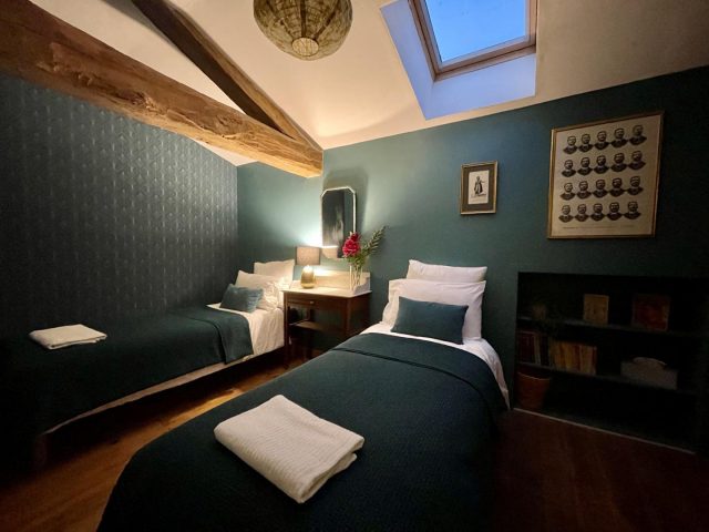 31G401480-5d8d2b9cb35b43b9add1696940d39437