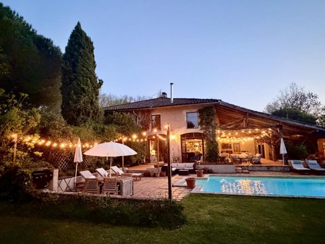 31G401480-73e832a04f2b41aeb9315cabcea26066