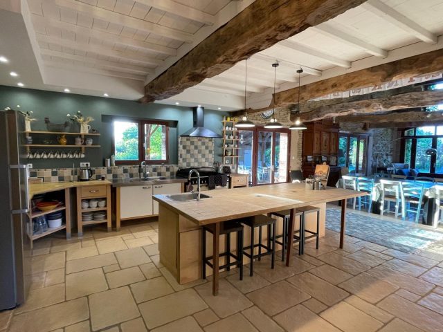 31G401480-8785704046d644498e46f3c8316128b8