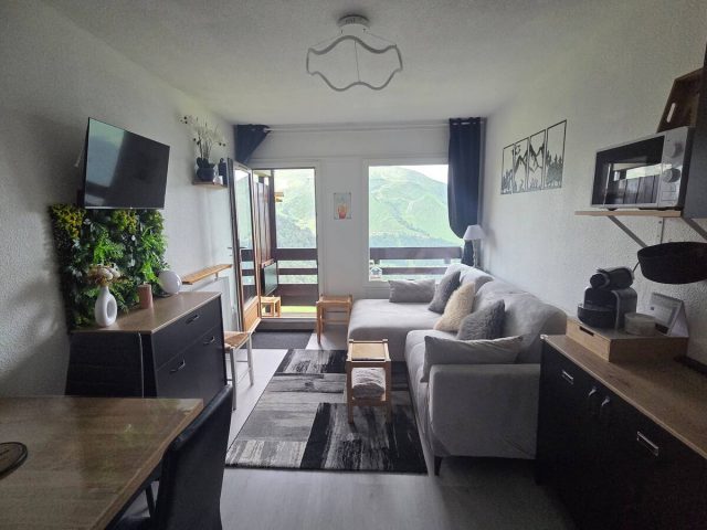 6beffe25-49a6-4d0b-8185-a509a3c99375