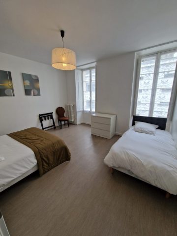 CHAMBRE-303