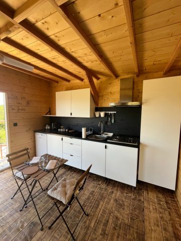 Cabane-sous-les-chenes—Ponla
