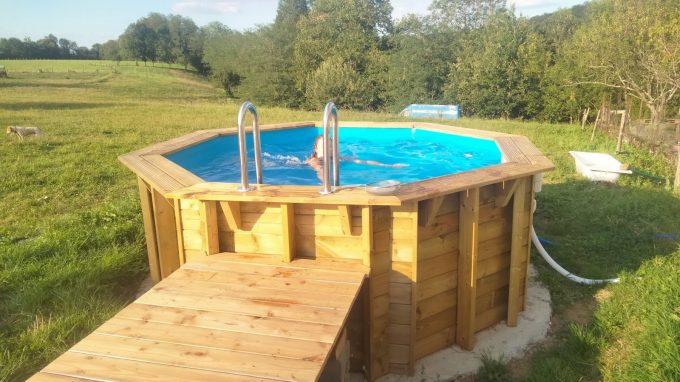 Chambre-de-la-Loutre-piscine