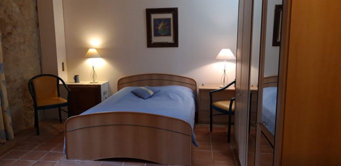 Gite-Le-Soulan-La-Paguere-Chambre-pervenche–Mauvezin