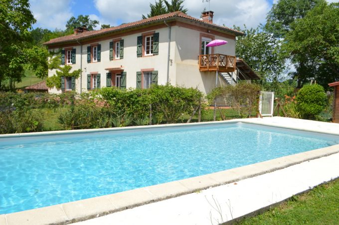 Gite-la-Maison-des-chats—Balesta–Maison-et-Piscine