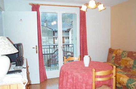 APPARTEMENT M. SERRA LUCHON