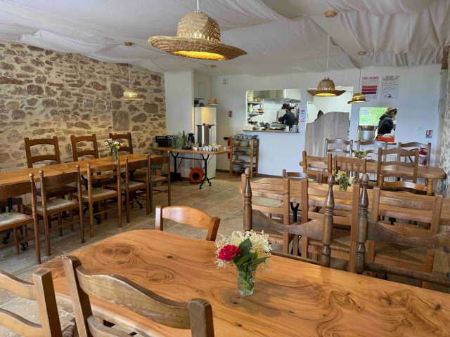 La-Cantine-Salle1-Aurignac-Destination-Comminges-Pyrenees-2
