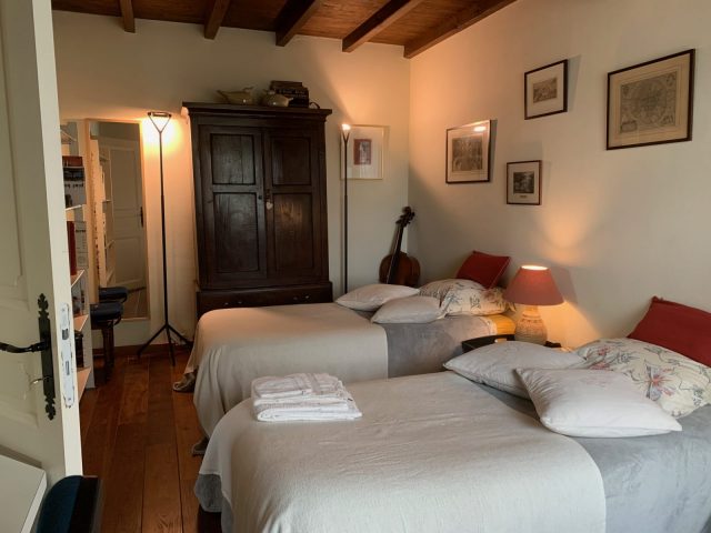 Le-Paradis-Chambre-AMIGOS-2-Saint-Frajou–Brinkerink-Violeta