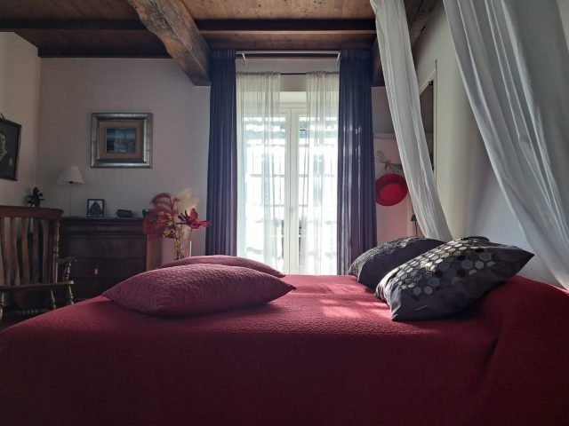 Le-Paradis-Chambre-d-hotes-chambre-rouge-Saint-Frajou-Comminges-Pyrenees