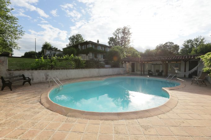 Meuble–metairie-Lascoumeres-piscine-1-Cassagnabere-T-Comminges-Pyrennees