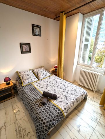 PXL-20250929-101454075