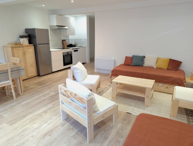 PXL-20251222-092928007