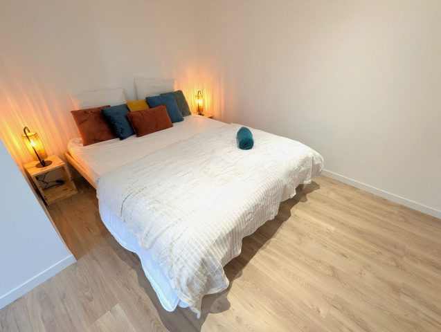 PXL-20251222-094328923