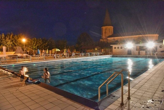 Piscine-Nocturne-aout-2015-MONTMAURIN