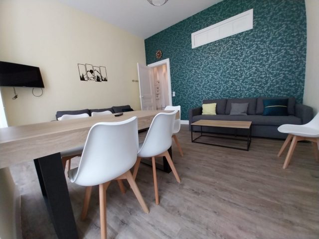 SALON-001–6-