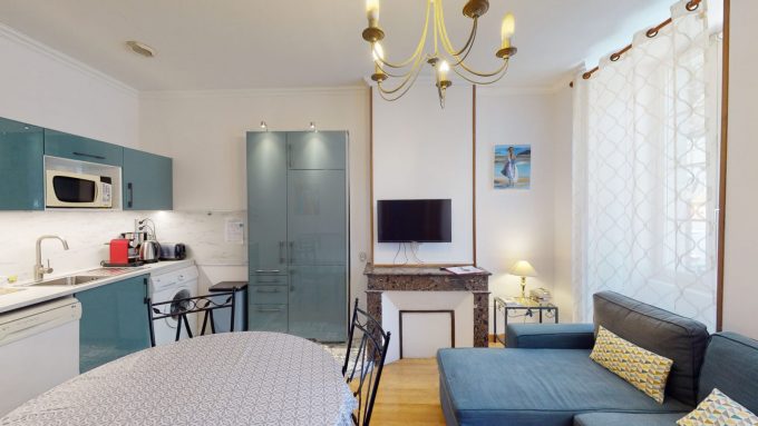 T2-Entresol-Droite-03242023-191256