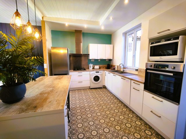 Villa-garona-cuisine-equipee-climatisee