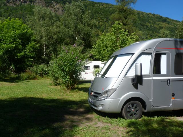 camping-car-2-camping-chanteclerc-BAGNERES-LUCHON