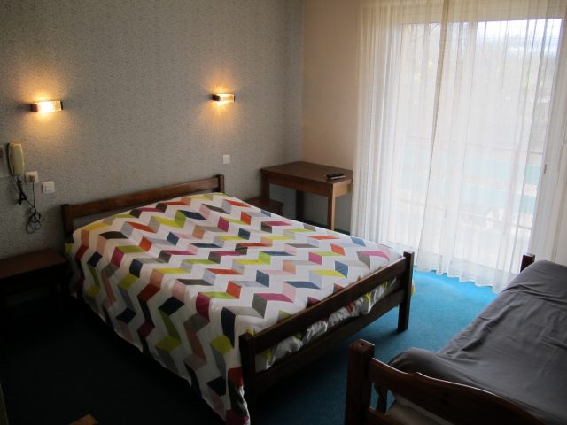 chambre-triple-hostellerie-du-parc-LABARTHE