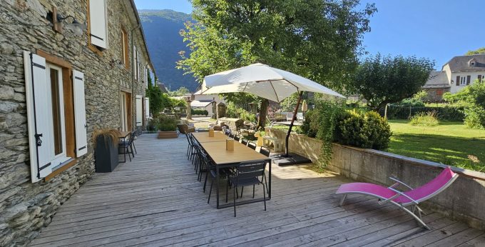 chambres-hotes-les-echappees-belles-exterieur-antignac-pyrenees31–4-