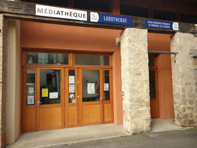 entree-mediatheque-et-ludotheque