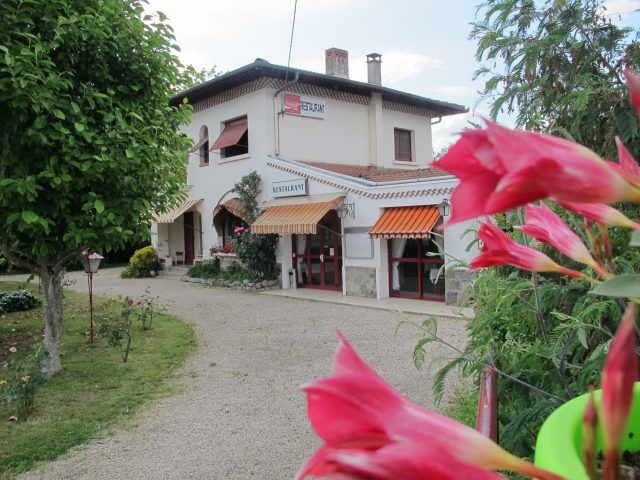 exterieur-restaurant-hostellerie-du-parc-LABARTHE