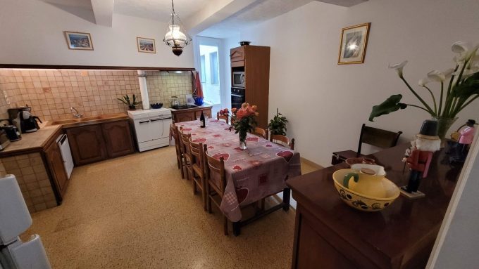 maison-de-vacances–cuisine-salle-a-manger-L-Isle-en-Dodon-Comminges-Pyrenees