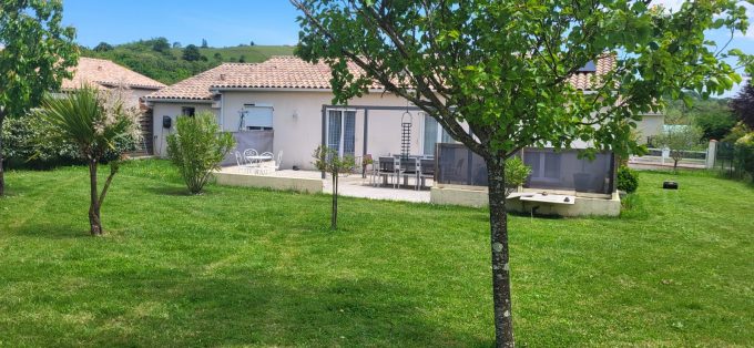 montesquieuvolvestre-maisoncharmante-vue-terrasse-shapovalovavaleria