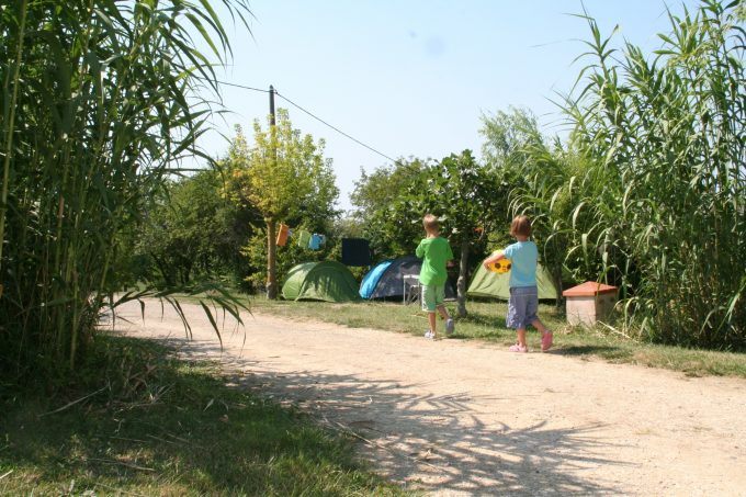 tente-camping-LA-COMMUNION-LATOUR