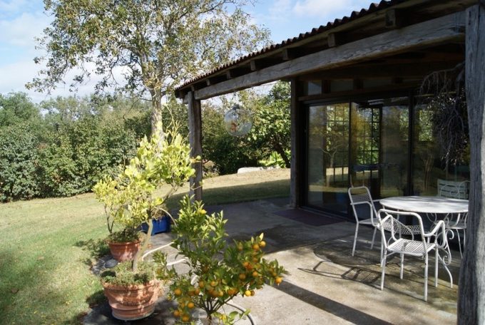 terrasse-camping-LA-COMMUNION-LATOUR